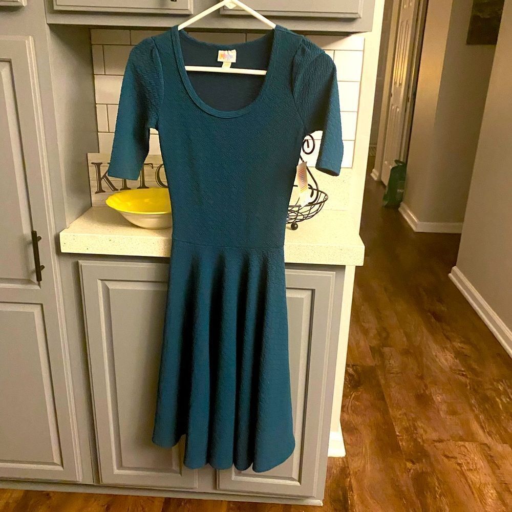 NWT LuLaRoe, women’s Nicole dress… great for spring/summer!